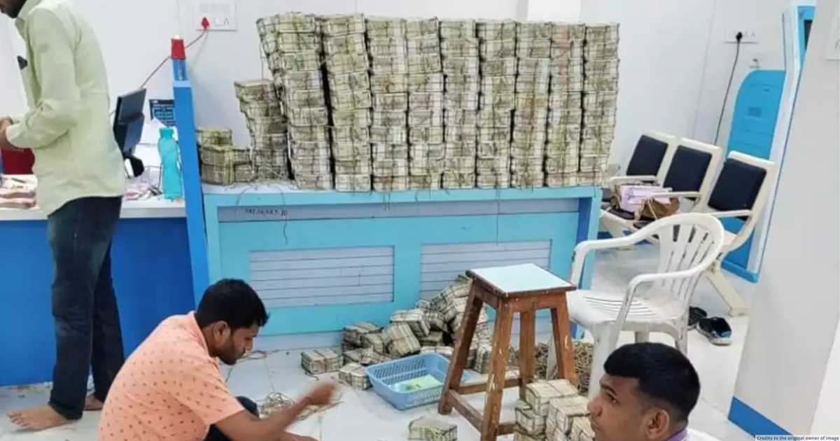 IT Dept raids 2 business groups in Maharashtra's Jalna, Rs 56 cr cash seized